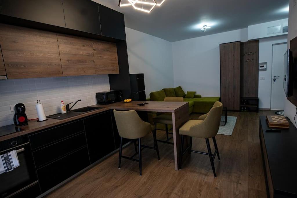 Sunrise Apartment Oradea Εξωτερικό φωτογραφία
